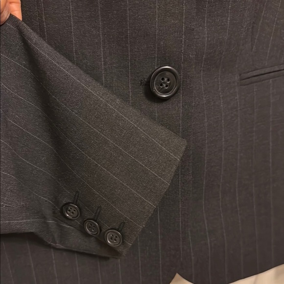 The Limited “The Perfect Travel Suit” Black Blazer Classic Tailored Design - Picture 3 of 11